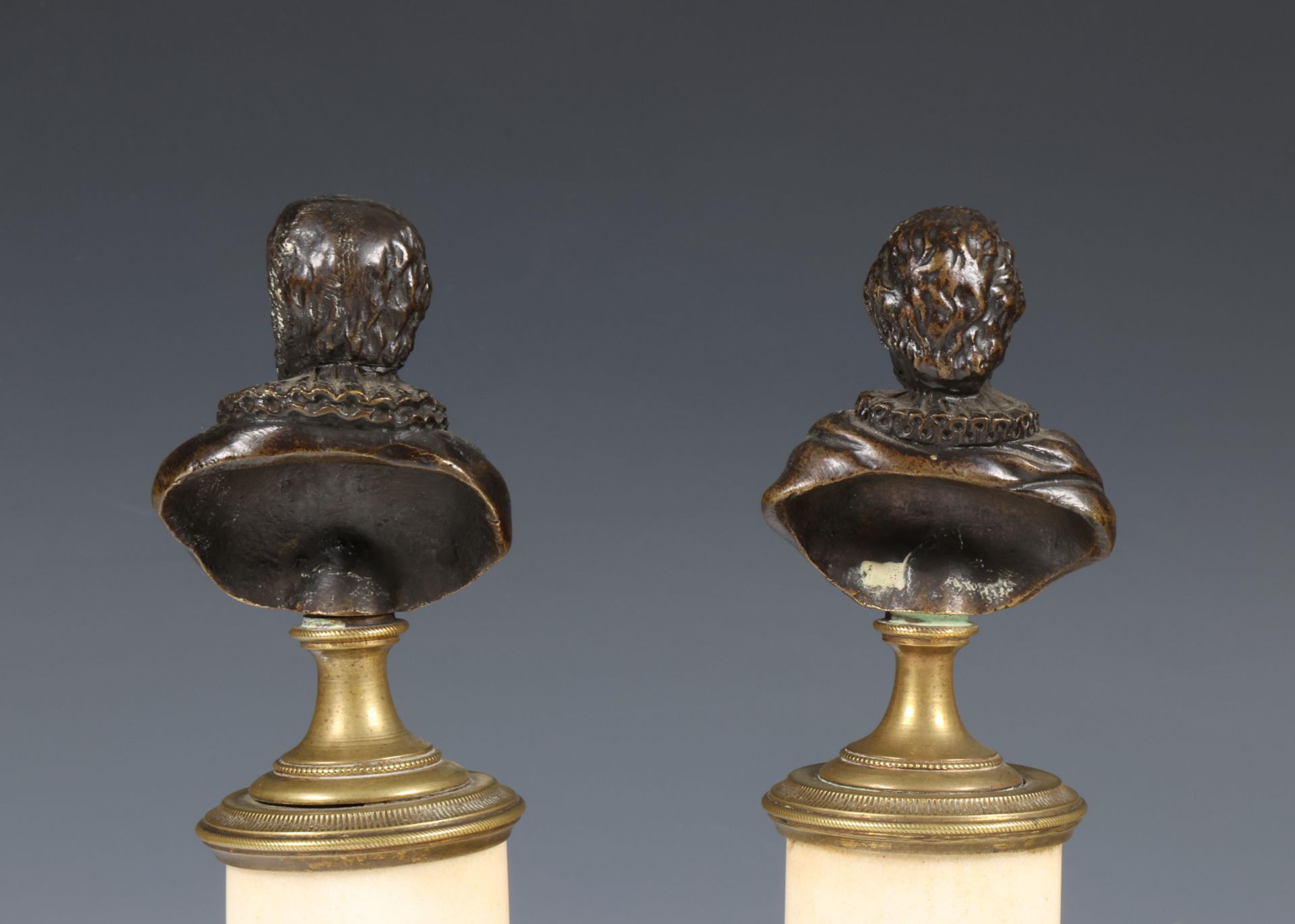 Frankrijk, paar bruin gepatineerde bronzen bustes ca. 1800; - Image 3 of 3