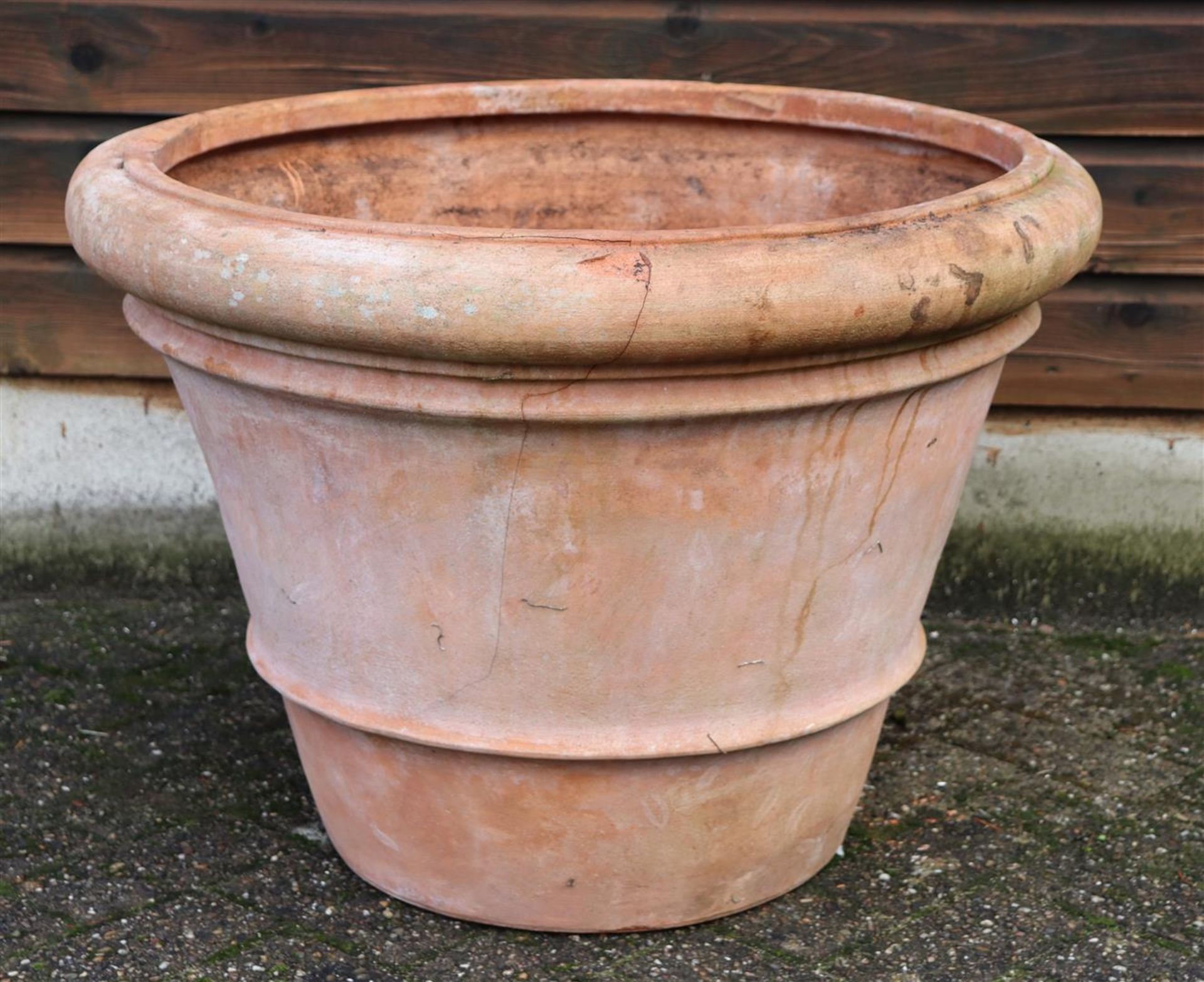 Round terracotta flower pot