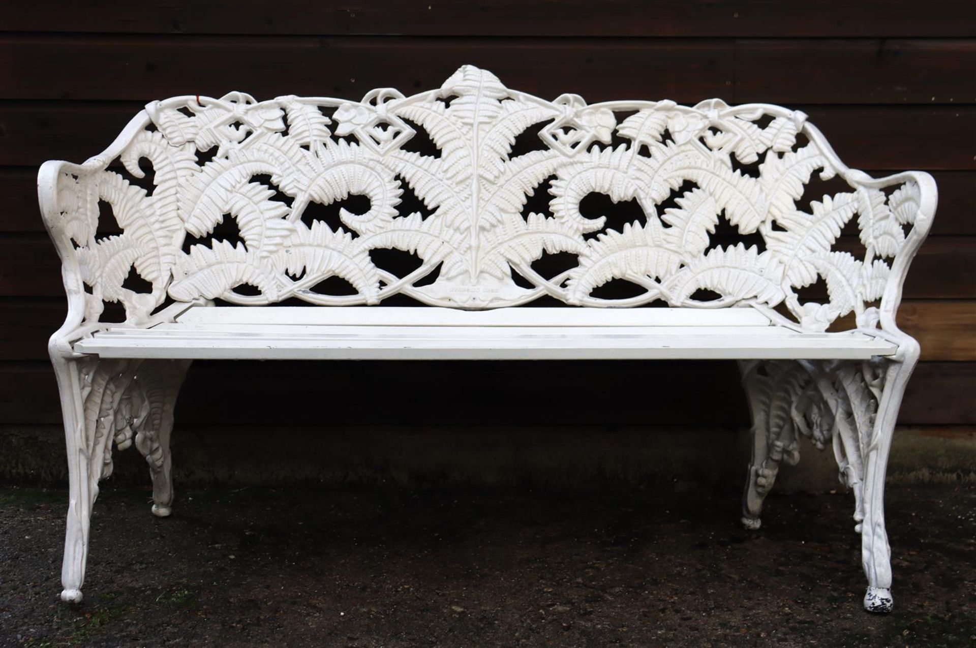 White lacquered aluminum garden bench