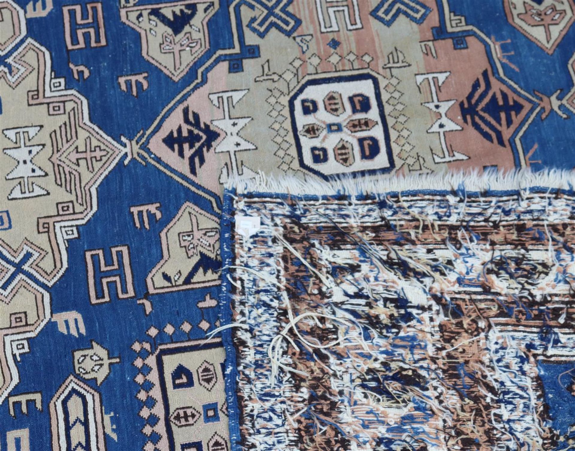 Handmade oriental carpet - Image 4 of 4