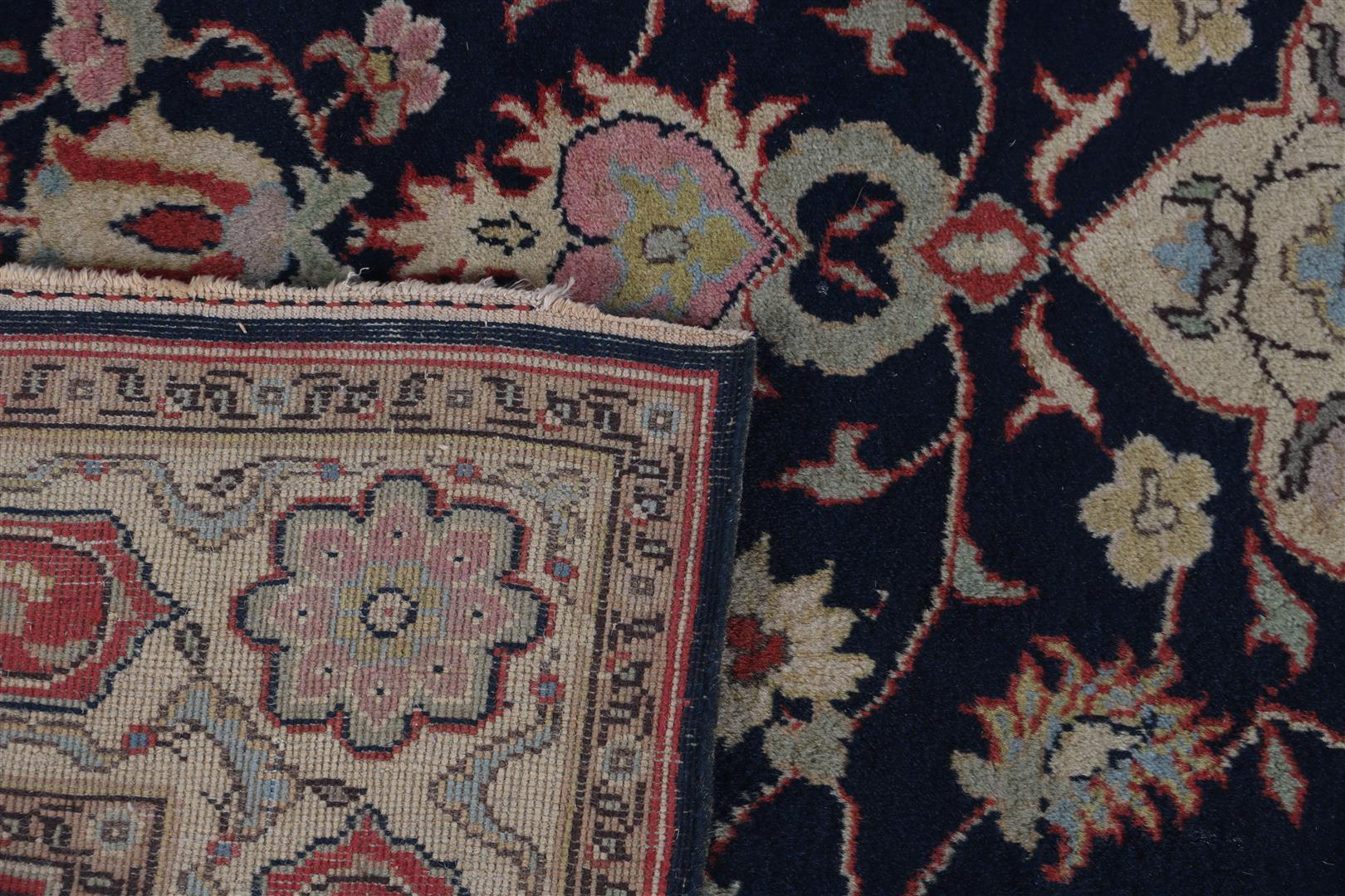 Hand-knotted oriental carpet - Image 4 of 4