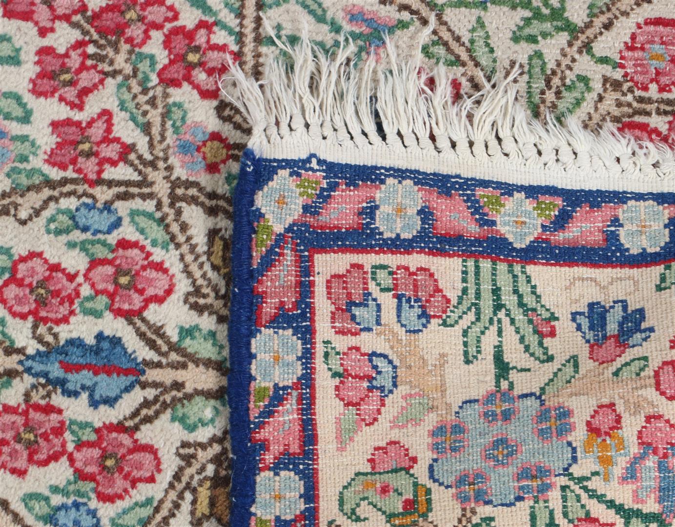 Hand-knotted oriental carpet - Image 4 of 4