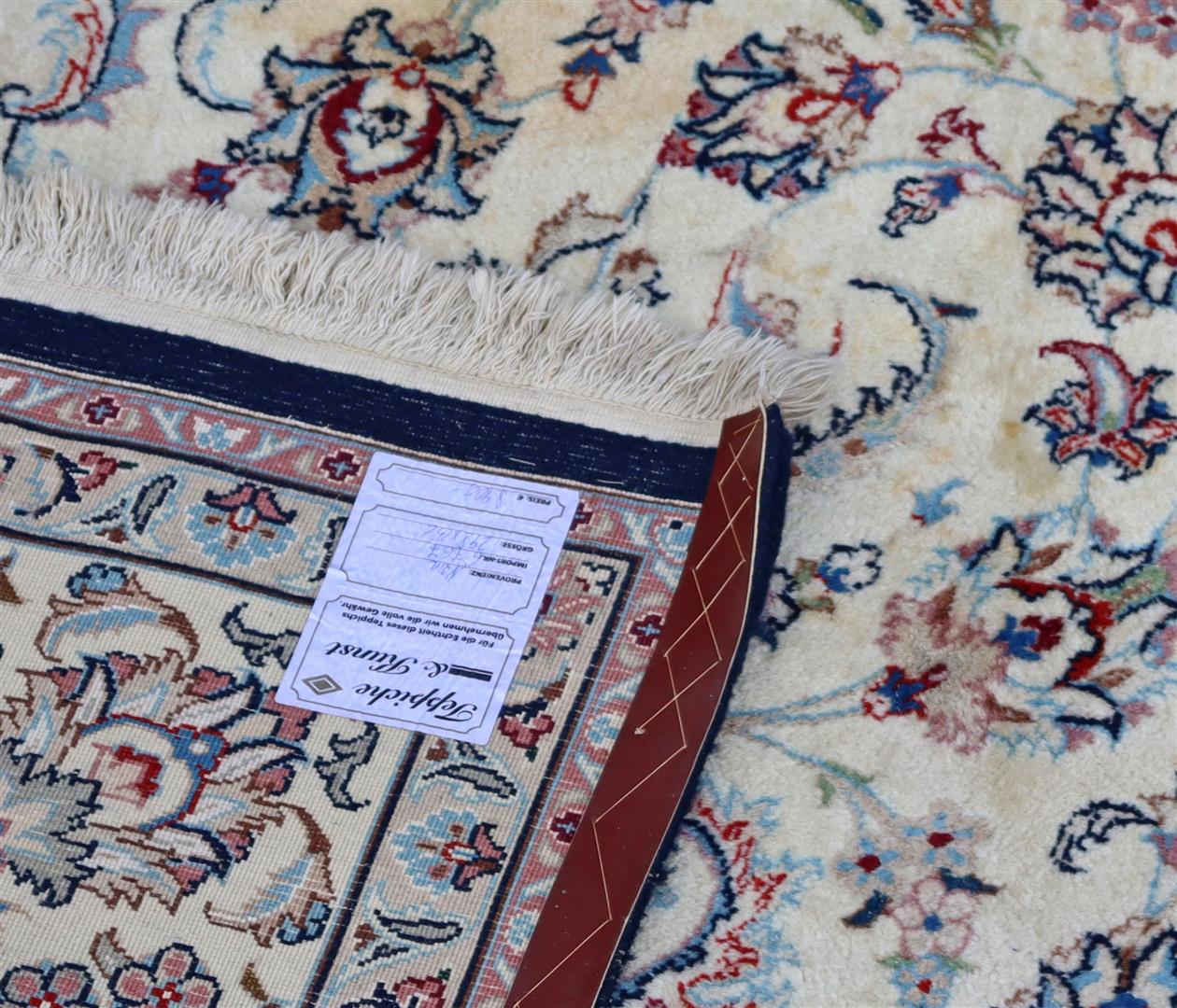 Hand-knotted oriental carpet - Image 4 of 5