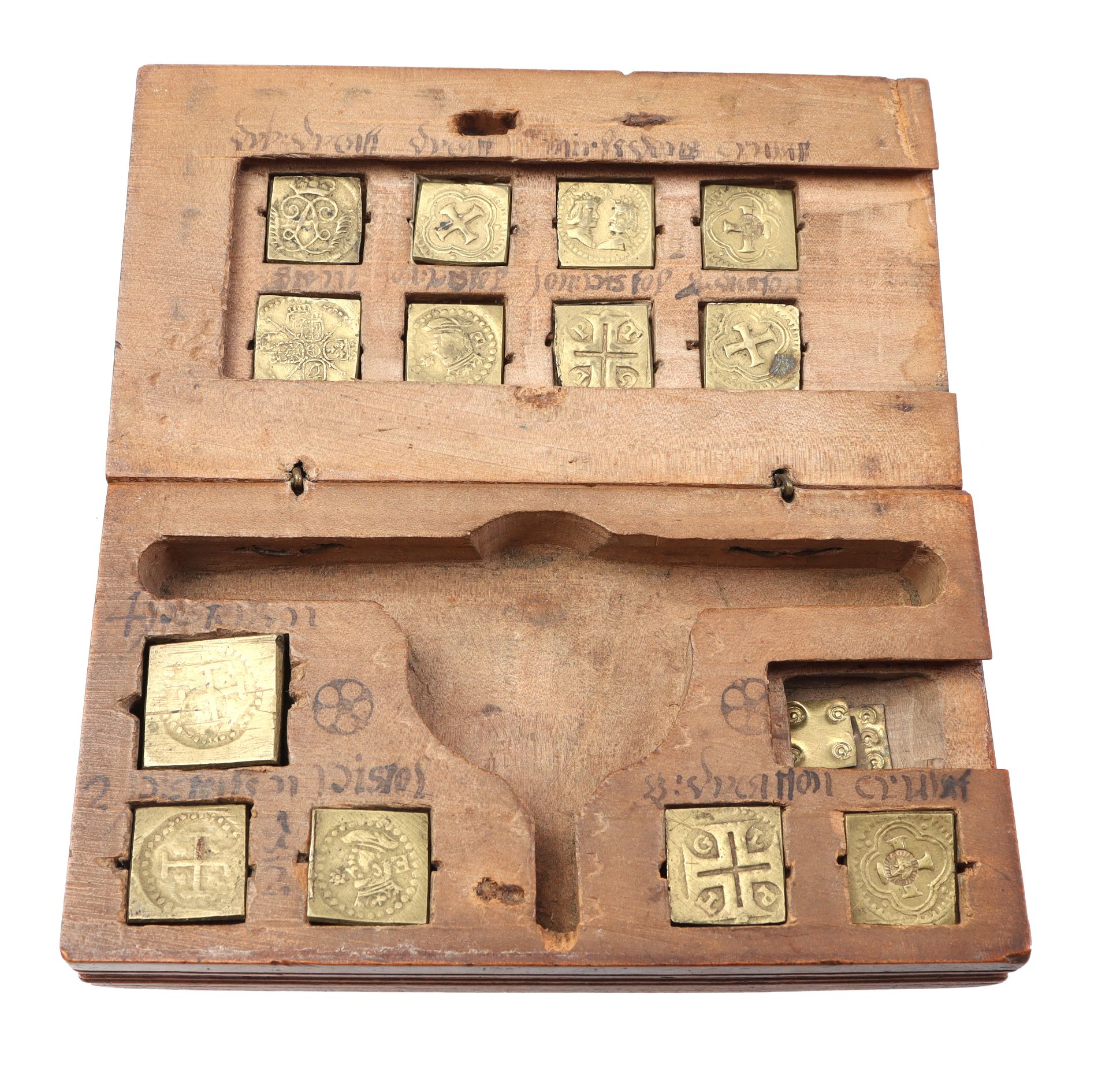 Walnut box with coin weights - Bild 3 aus 6