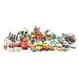 Lot of tin partly wind-up toys
