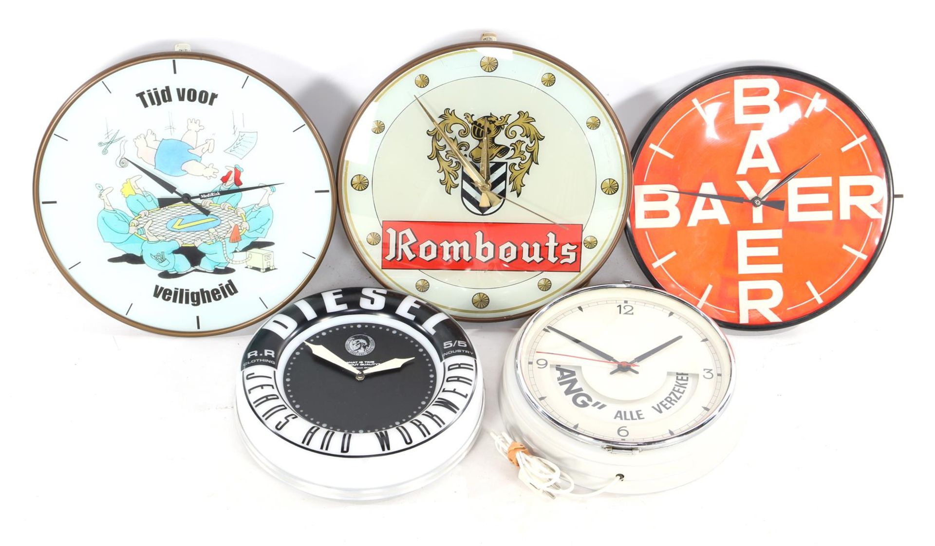 5 wall clocks