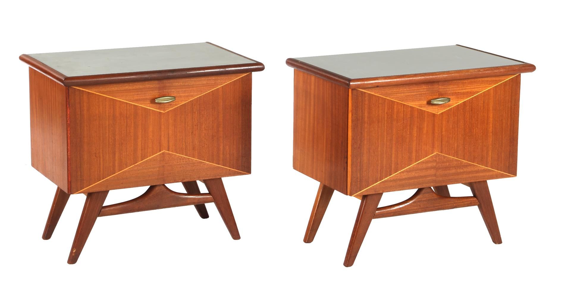 2 bedside tables