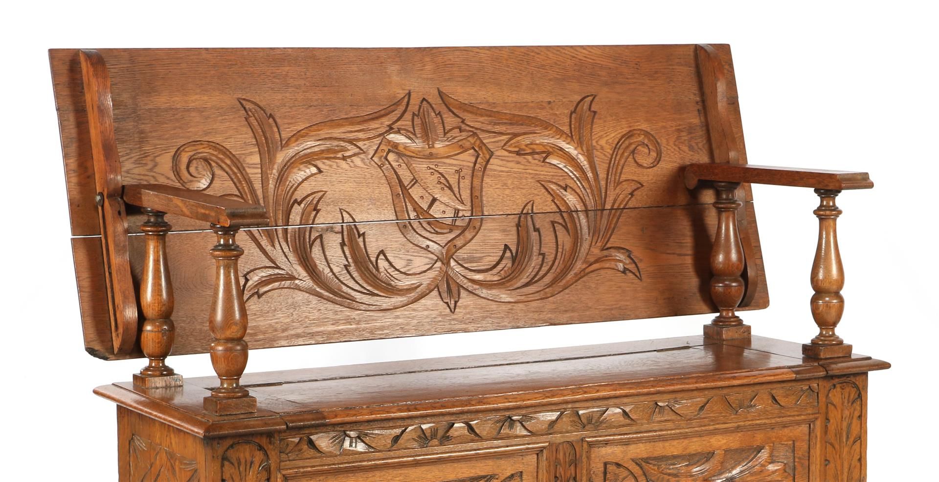 Oak bench/cabinet - Image 3 of 3