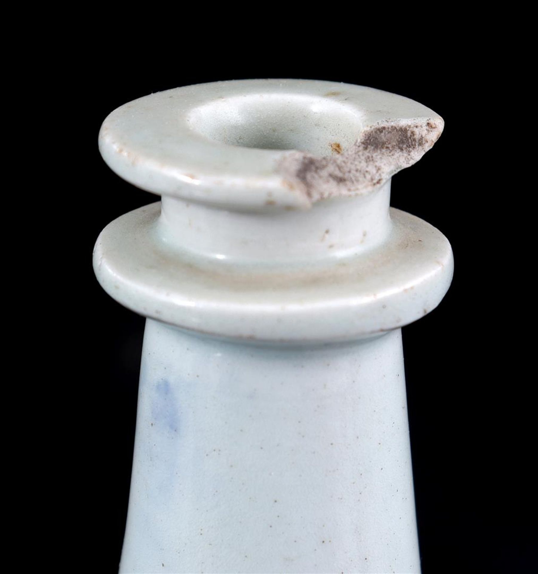 2 porcelain wine bottles - Image 3 of 4