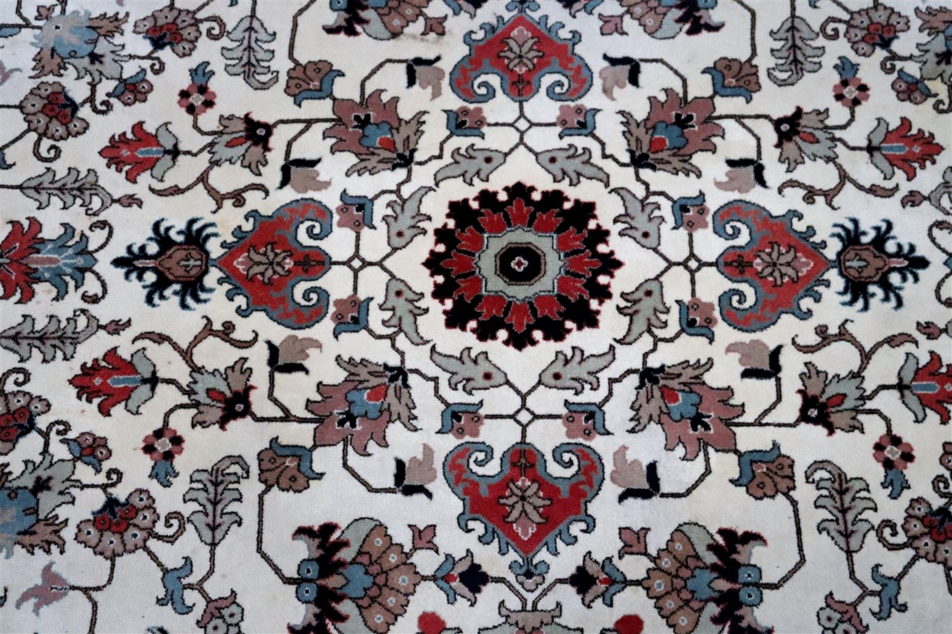 Hand-knotted oriental carpet - Image 2 of 5