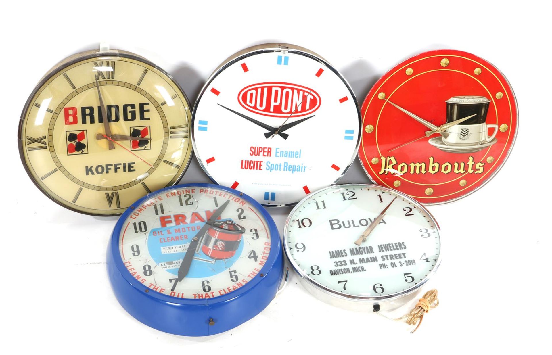 5 wall clocks