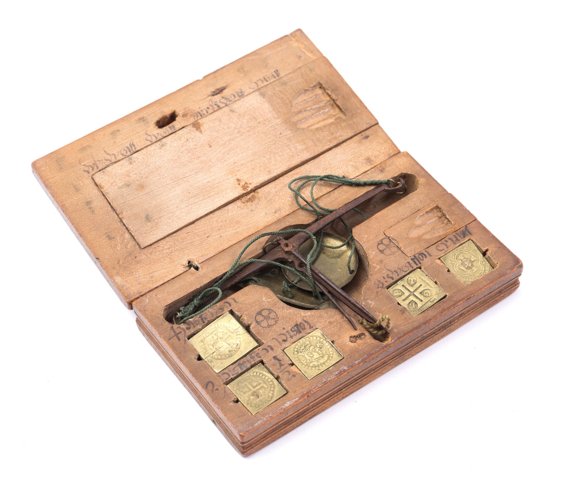 Walnut box with coin weights - Bild 2 aus 6