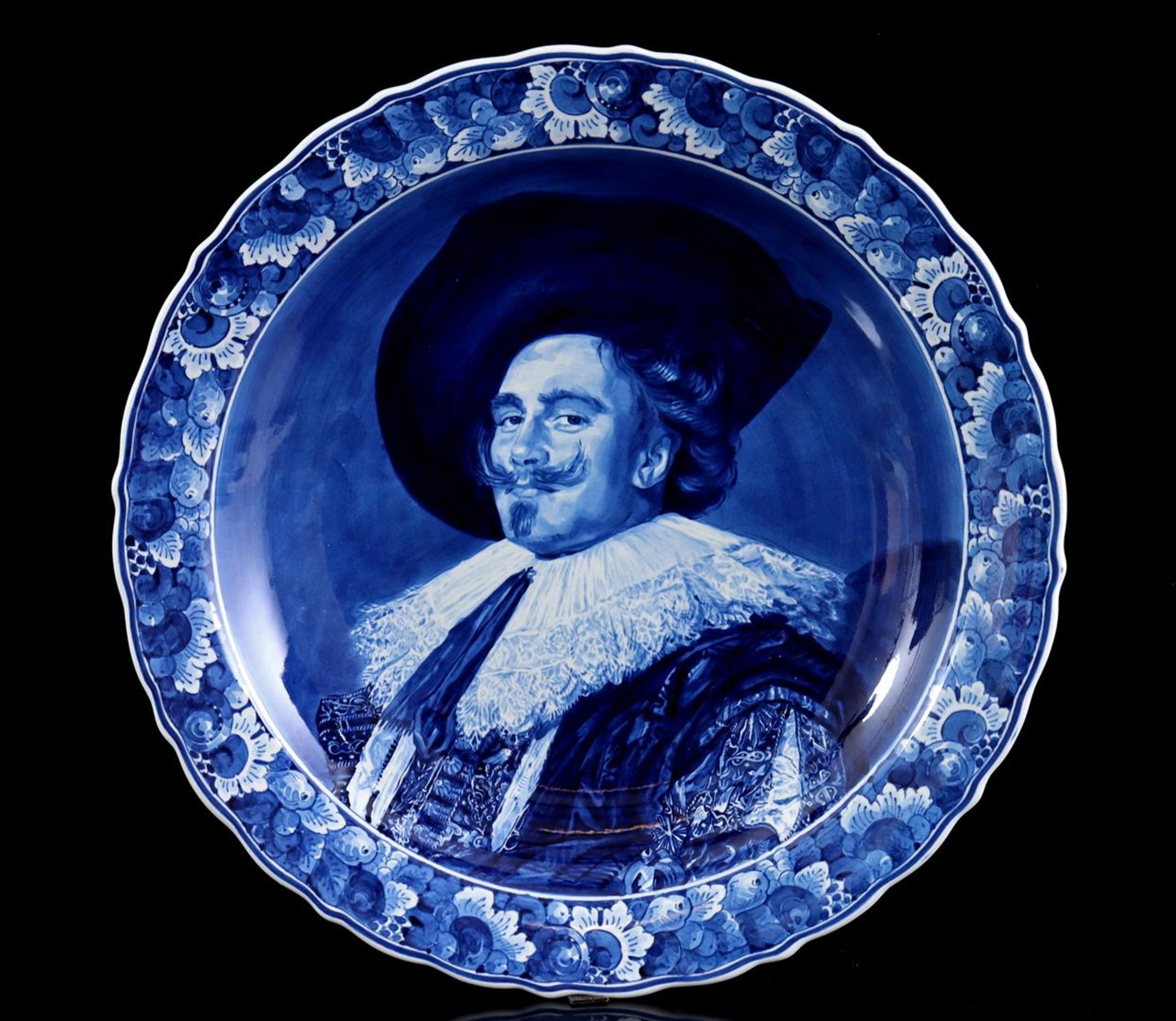 Porceleyne Fles Delft earthenware dish