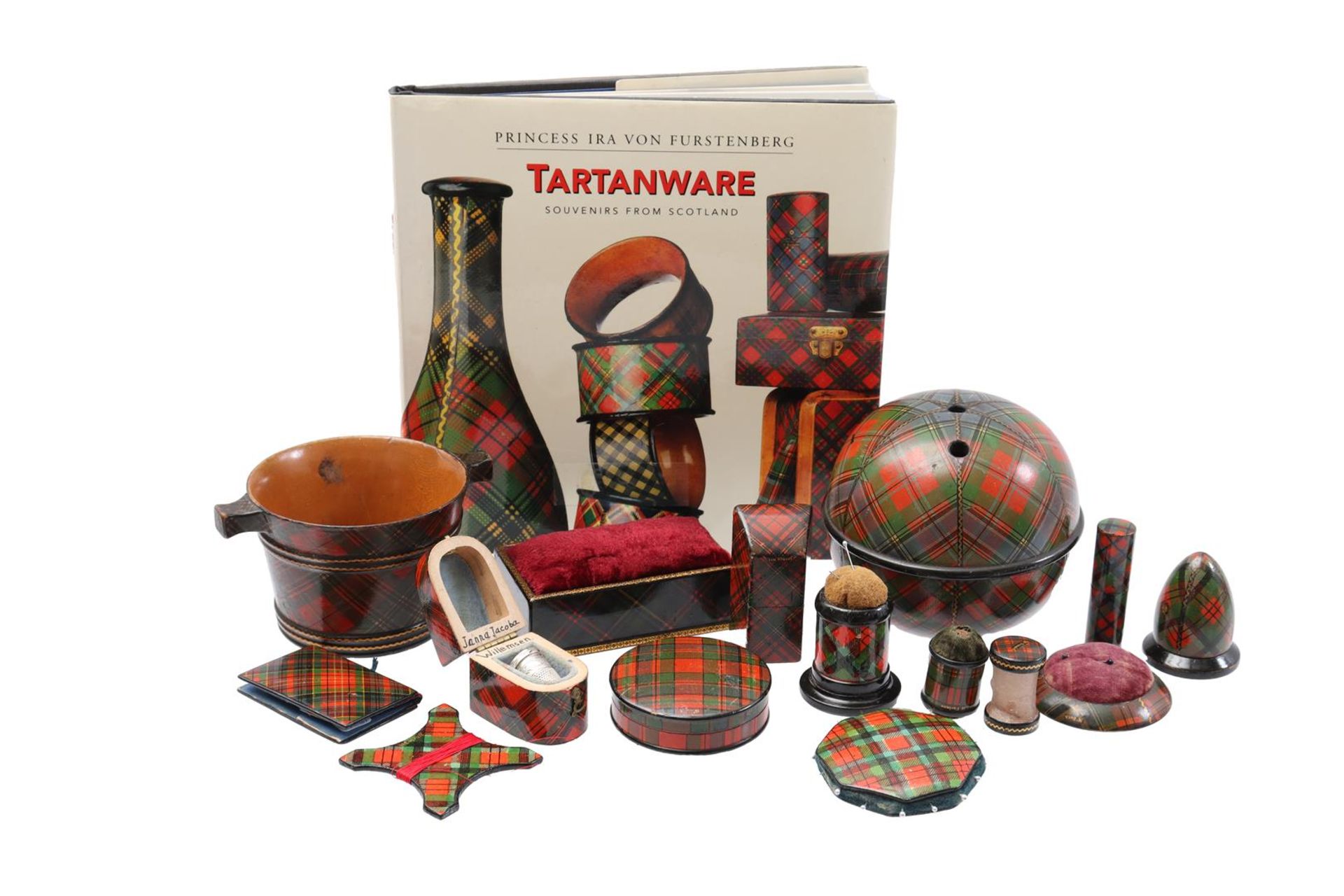 15 pieces 'Tartan Ware' sewing kit