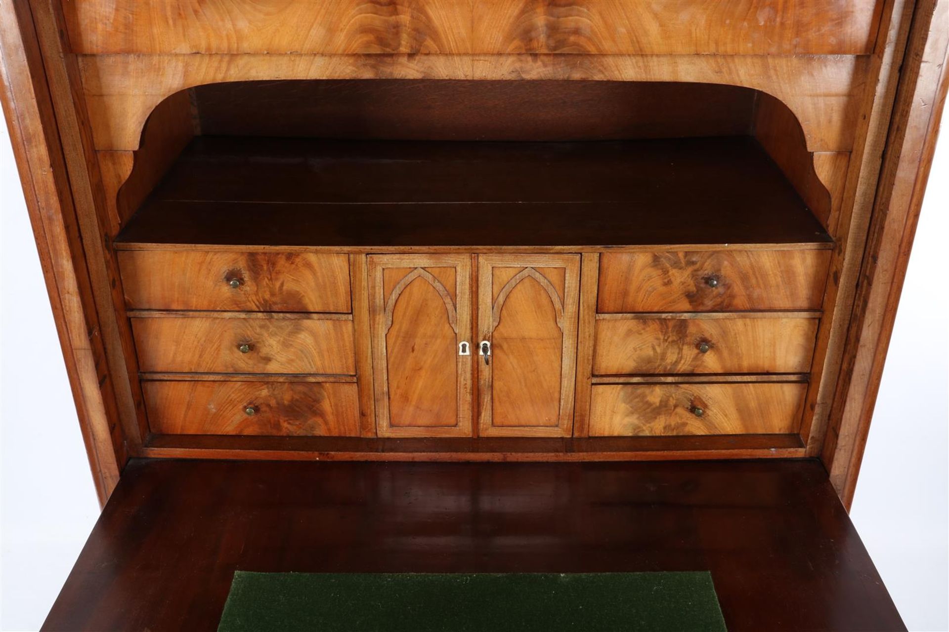 Mahogany veneer flap desk - Image 3 of 3