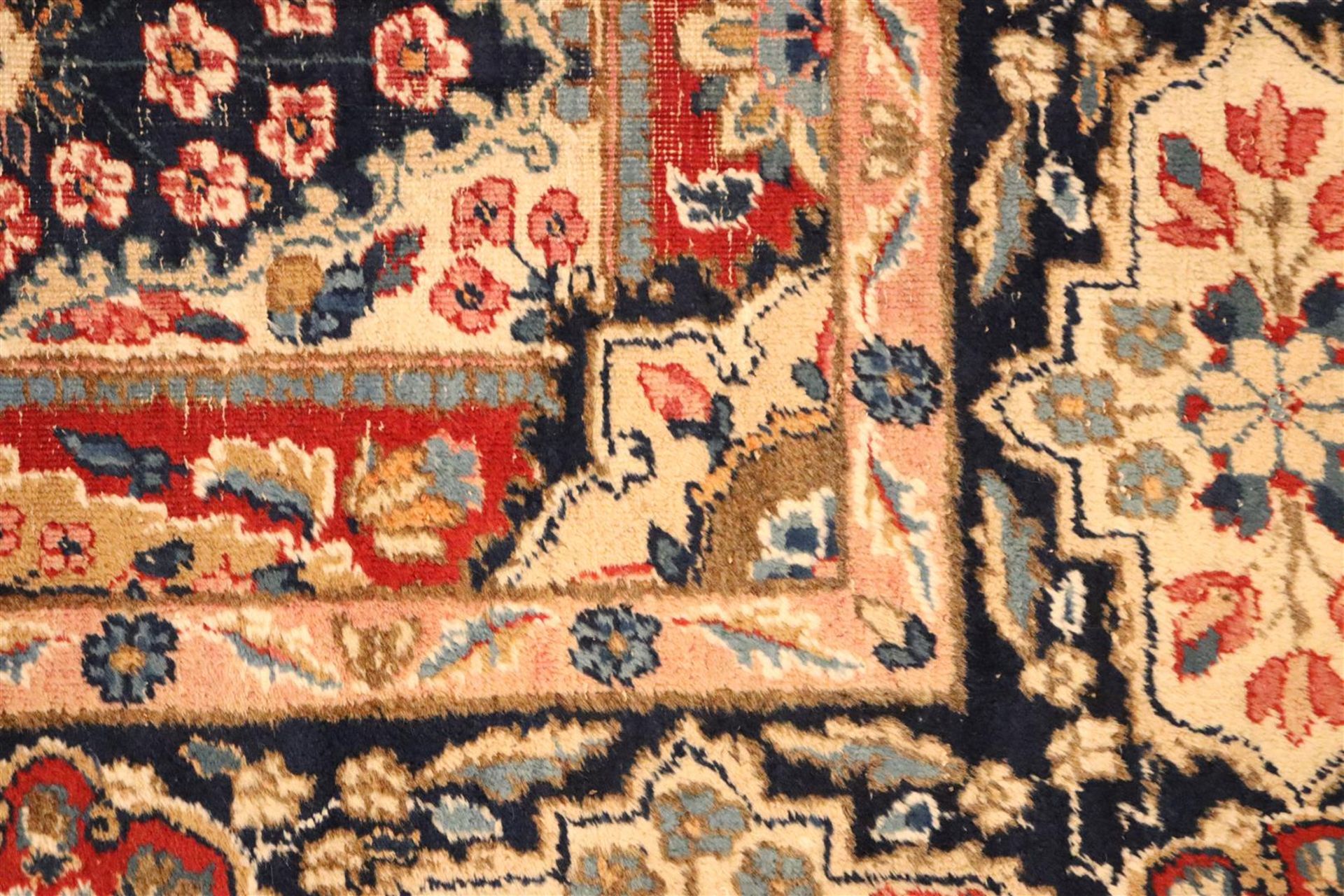 Hand-knotted carpet  - Bild 4 aus 5