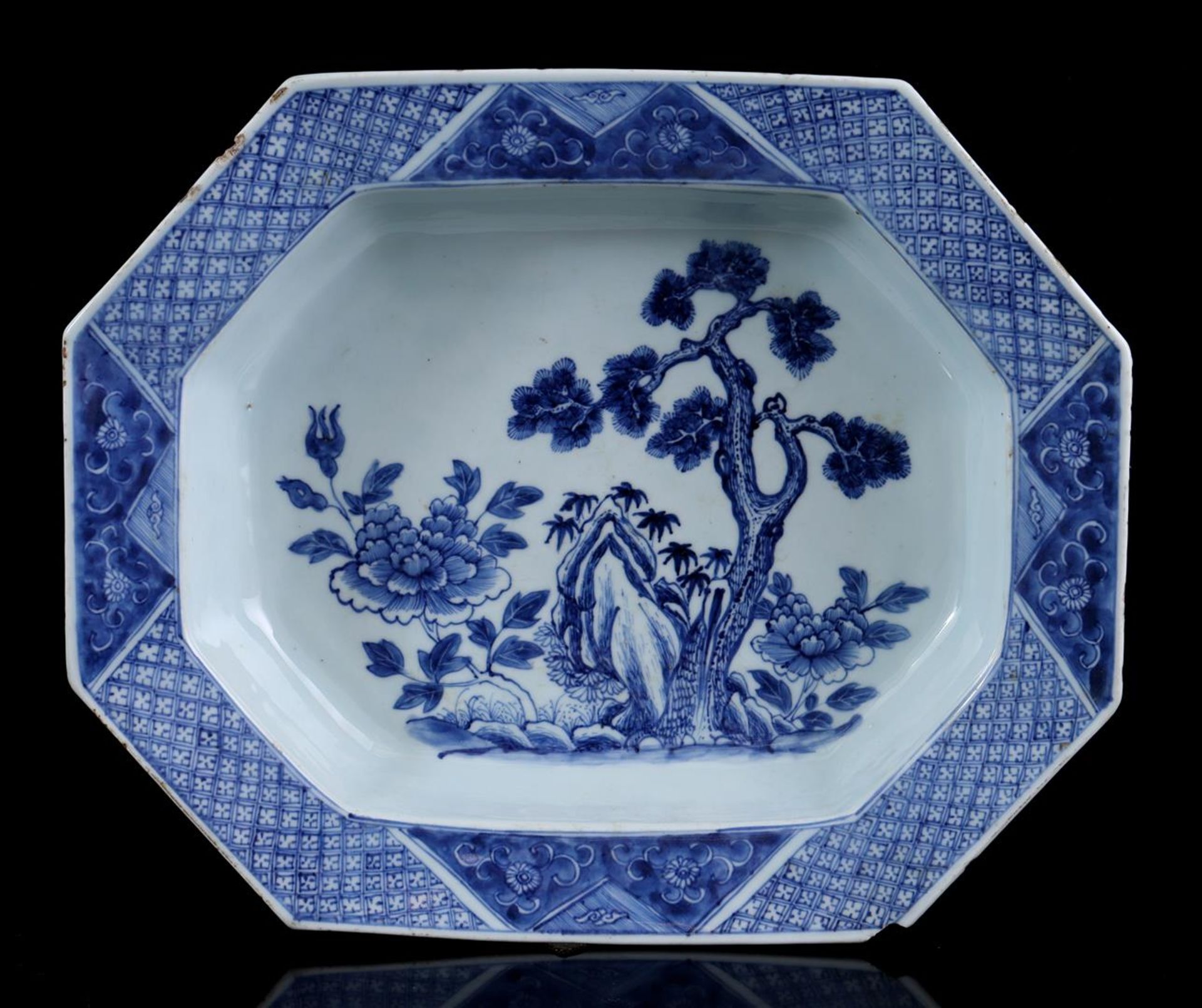 Porcelain octagonal bowl Qianlong