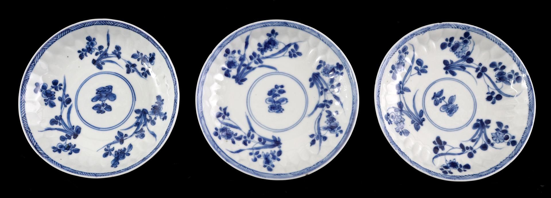 5 porcelain cups and 6 saucers, Kangxi - Image 2 of 6