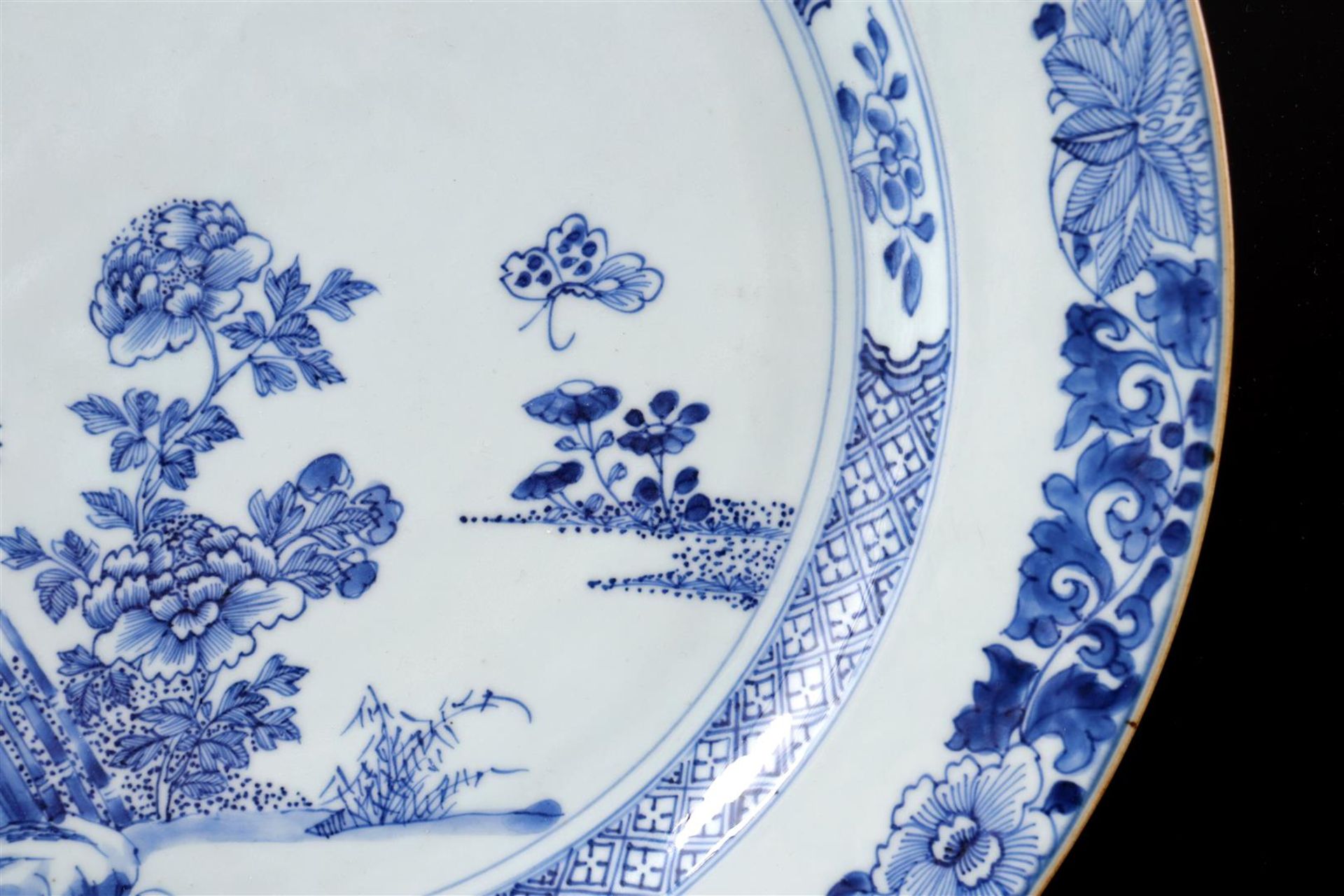 Porcelain dish, Qianlong - Image 2 of 4