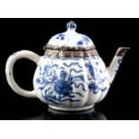 Porcelain teapot, Qianlong