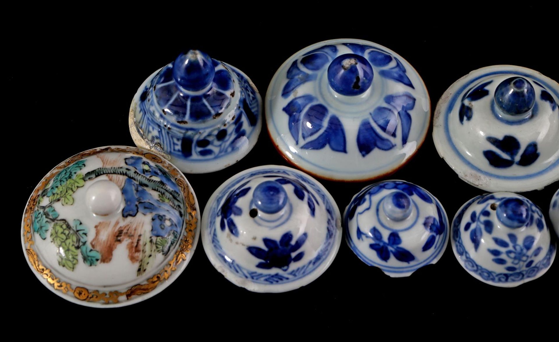 12 porcelain lids, 18th/19th century - Image 2 of 3