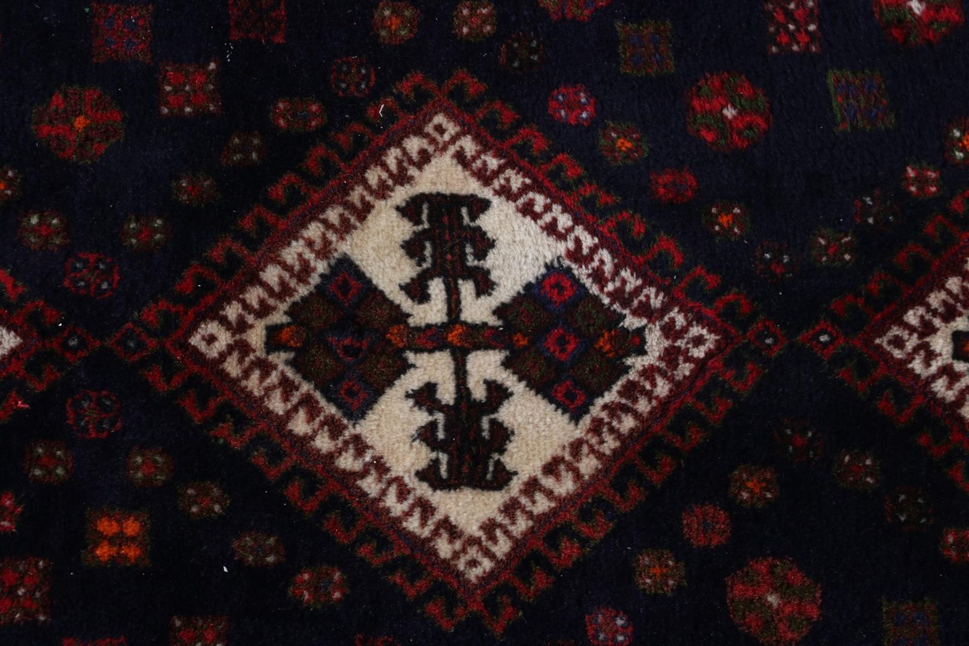 Hand-knotted oriental carpet - Bild 4 aus 8