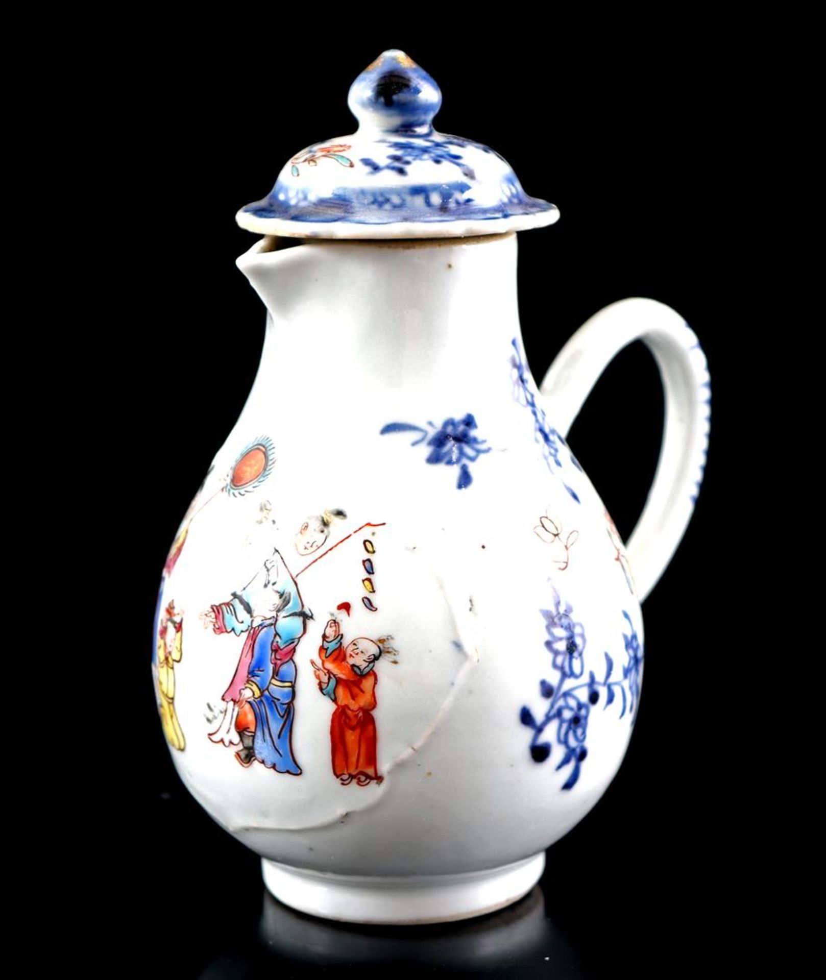 Porcelain teapot and cream jug, Qianlong - Image 10 of 13