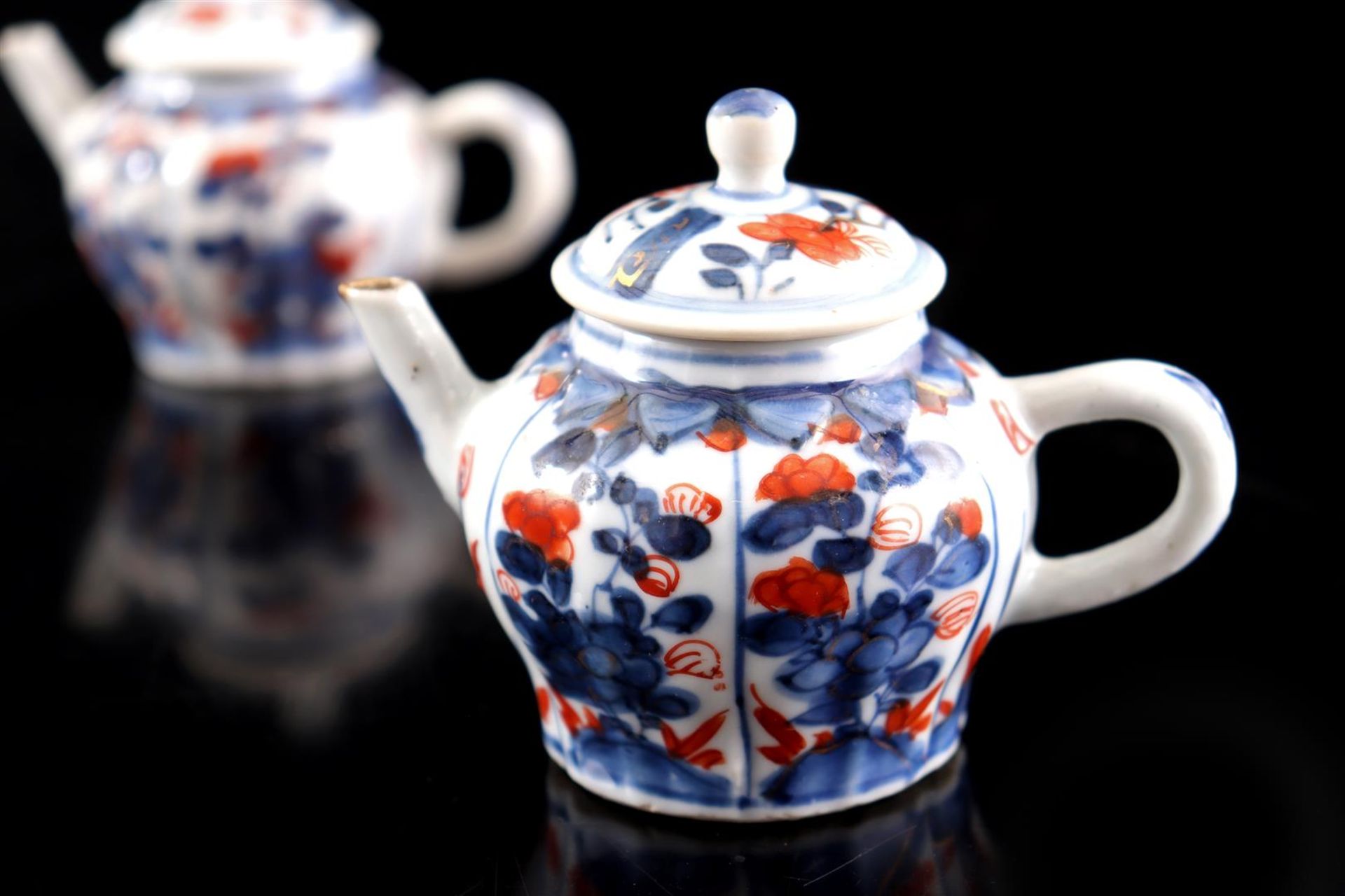 2 porcelain Imari pull pots, Kangxi - Image 4 of 5