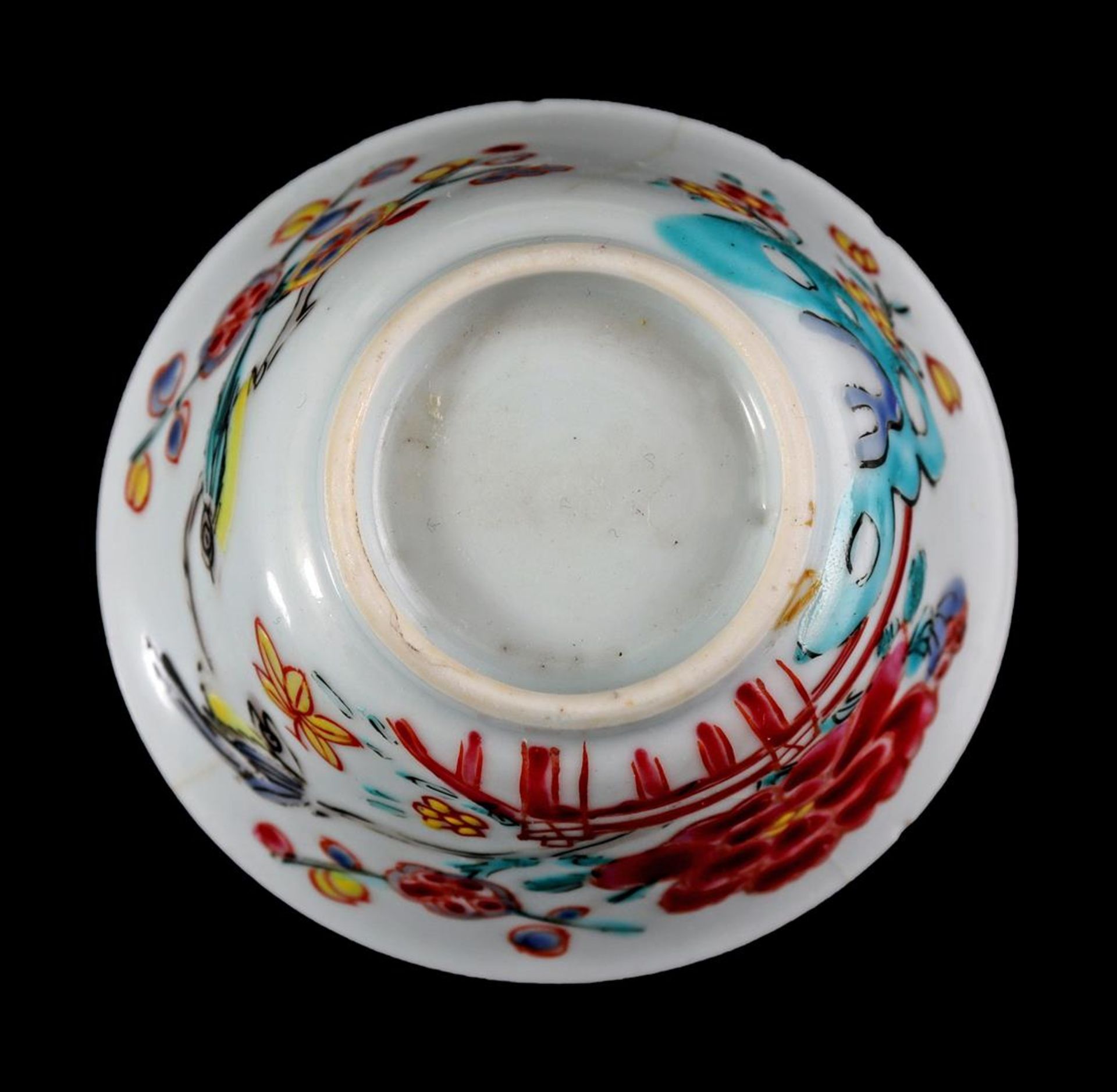 Porcelain cup and saucer, Yongzheng - Image 4 of 5