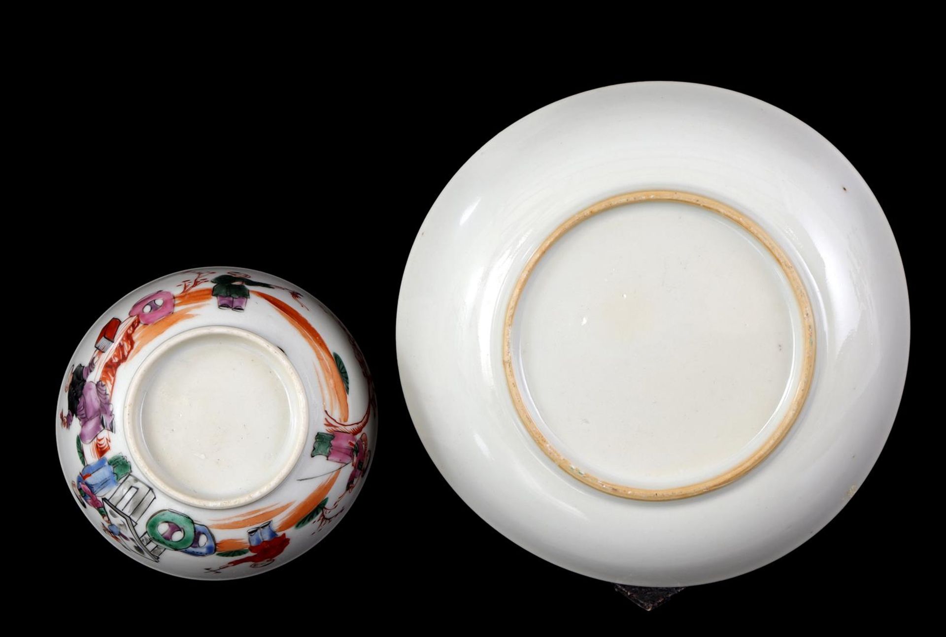 Porcelain cup and saucer, Qianlong - Image 3 of 3