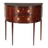 Demi lune commode