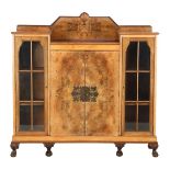 Saloon cabinet