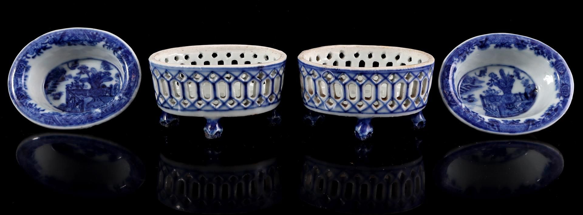 2 porcelain salt cellars, Kangxi - Image 2 of 5