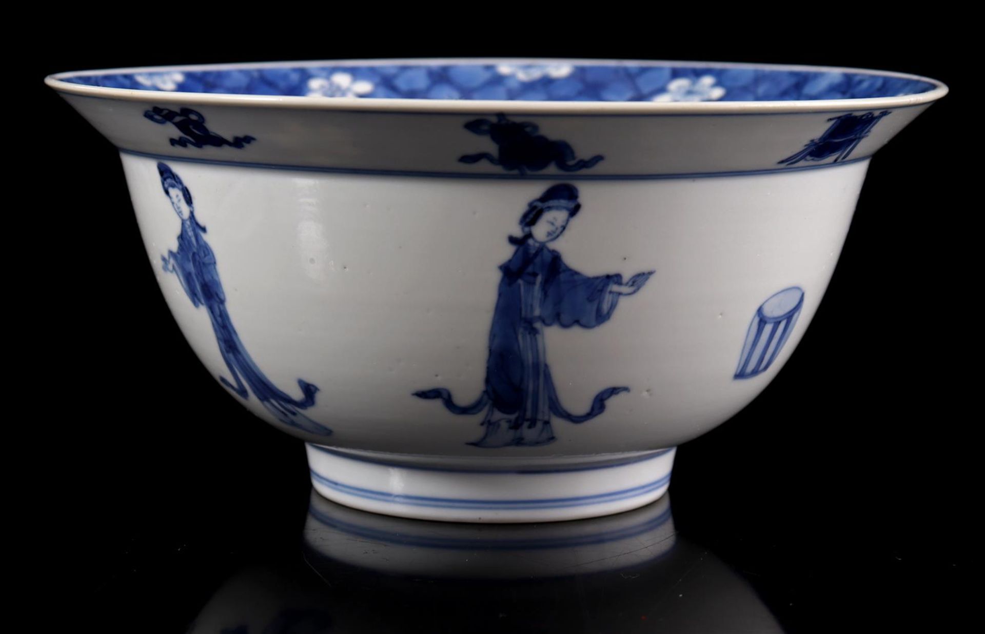 Porcelain hooded bowl, Kangxi - Image 3 of 8