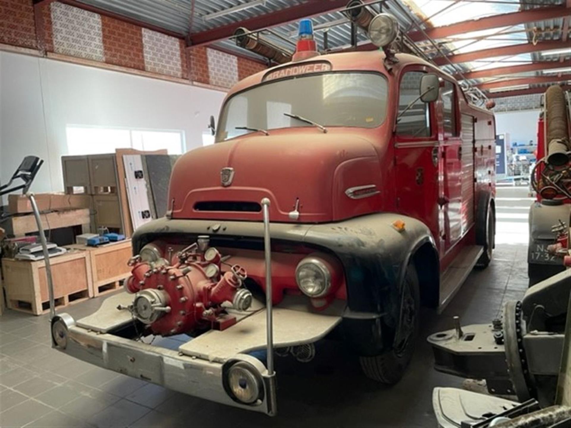 Old Timer fire truck - Image 15 of 24