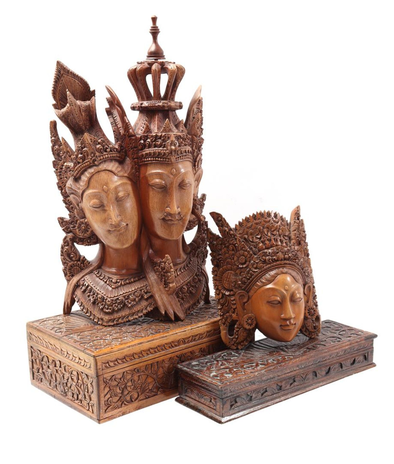 Various woodcarved decorations