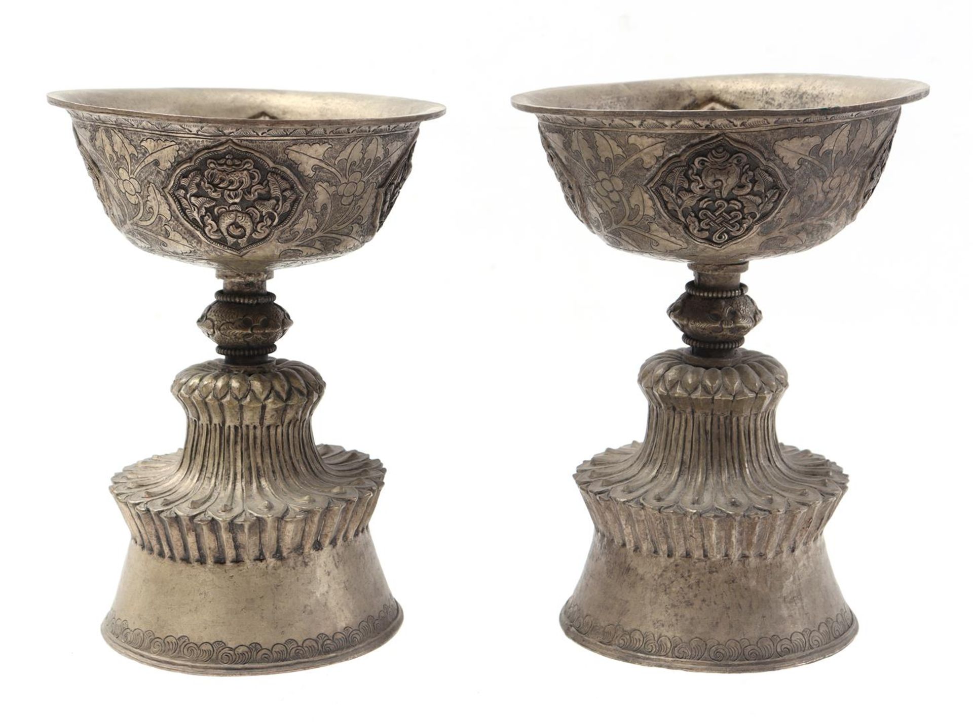 2 oriental metal cups,