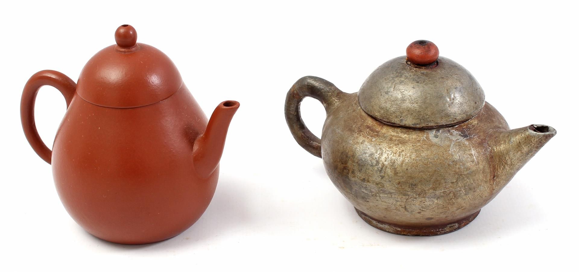 2 Yixing earthenware teapots