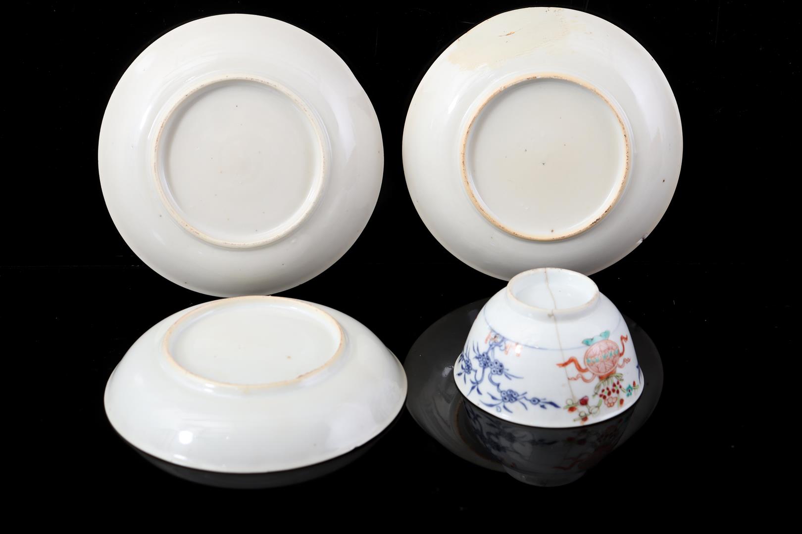 Porcelain cup and 3 saucers, Kangxi - Bild 2 aus 4