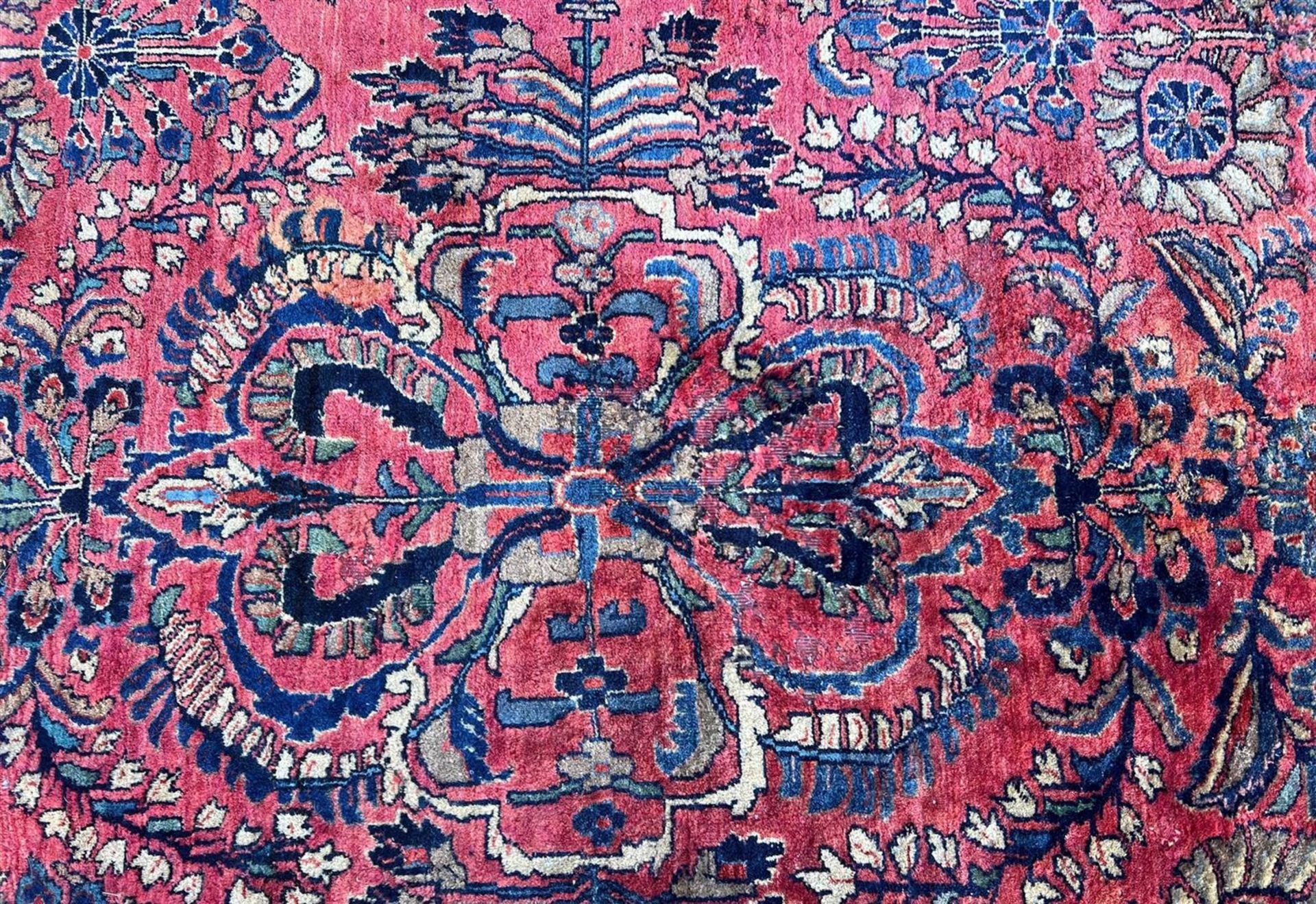 Oriental carpet - Image 2 of 4