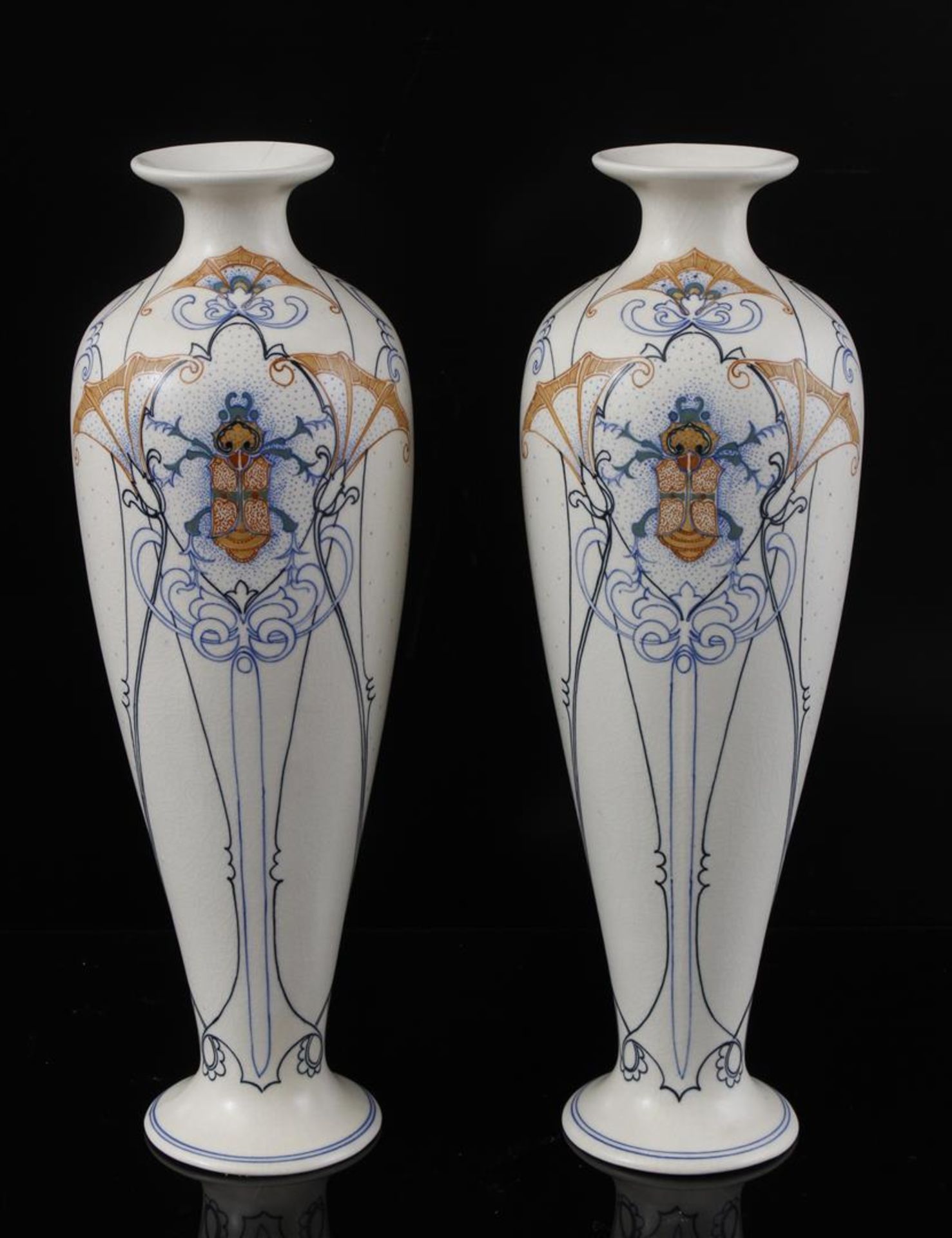 2 Arnhemsche Fayence vases 