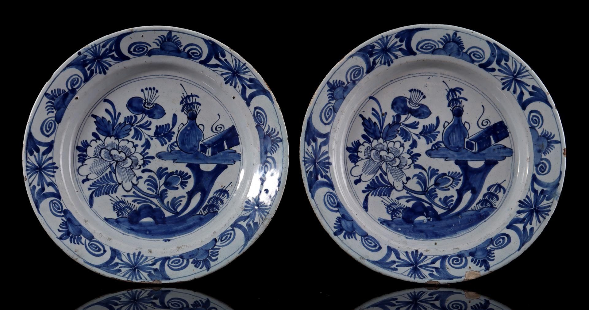 2 Delft blue dishes