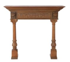 Oak mantelpiece, supported by 2 columns