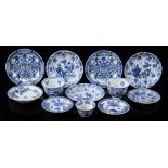 12 pieces of porcelain with blue decor, Kangxi and later