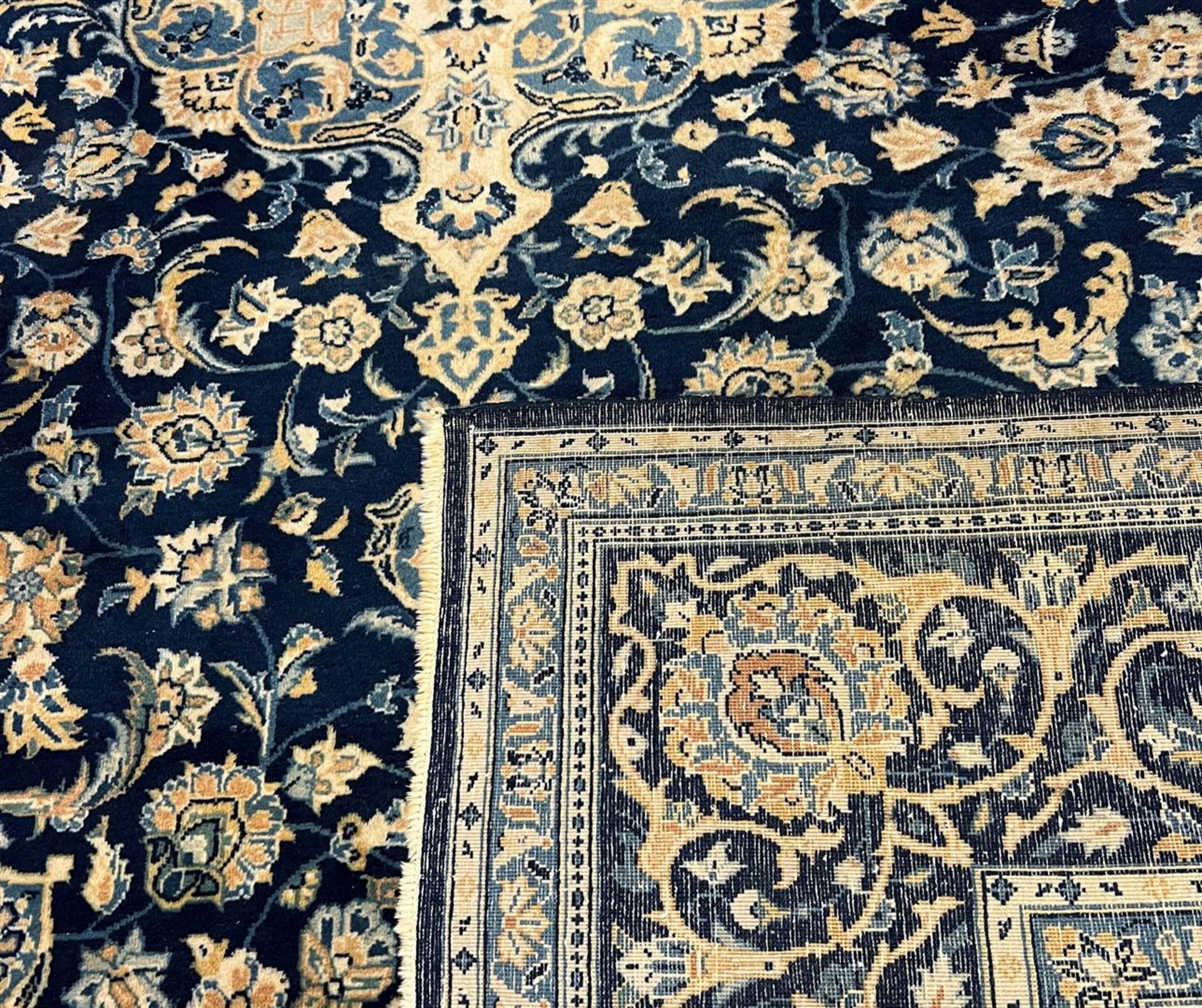 Oriental carpet - Image 4 of 4