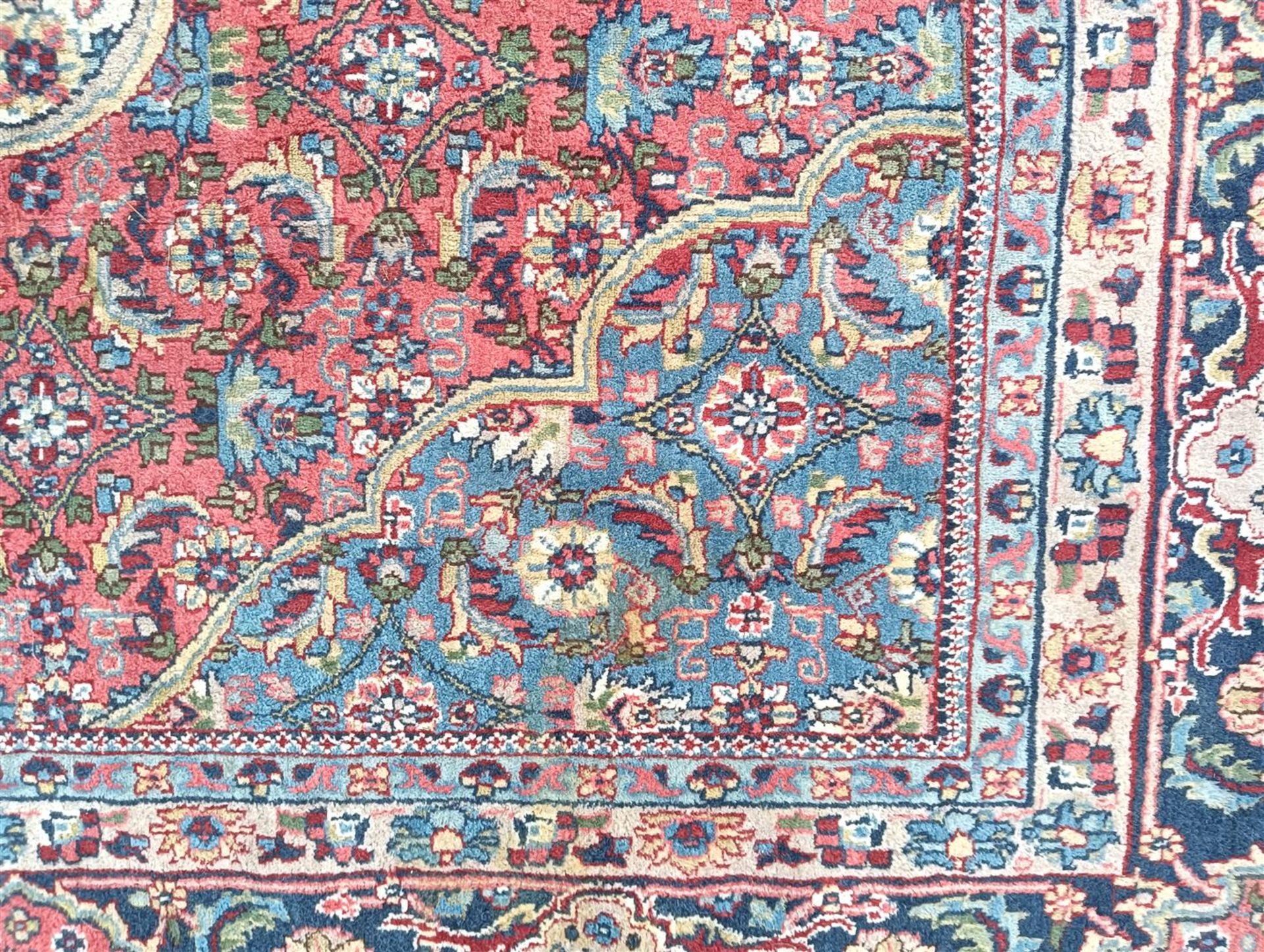 Oriental carpet - Image 5 of 6