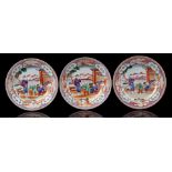 3 porcelain Famille Rose dishes with Mandarin decor, Qianlong