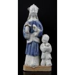 Porcelain statue of a woman and child, Qianlong