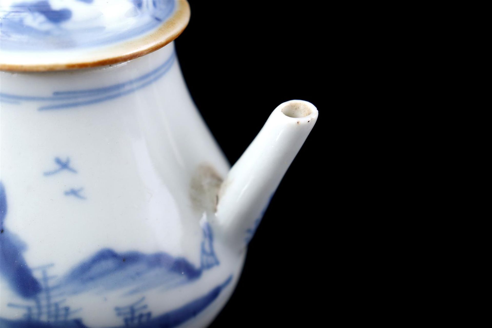 Porcelain teapot Willow decor, Qianlong - Image 2 of 4