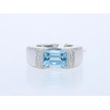 Ring with aquamarine and diamonds in 750 white gold